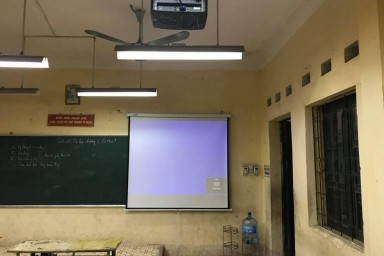 Lắp máy chiếu giá rẻ lớp học giảng dạy tại Hà Nội