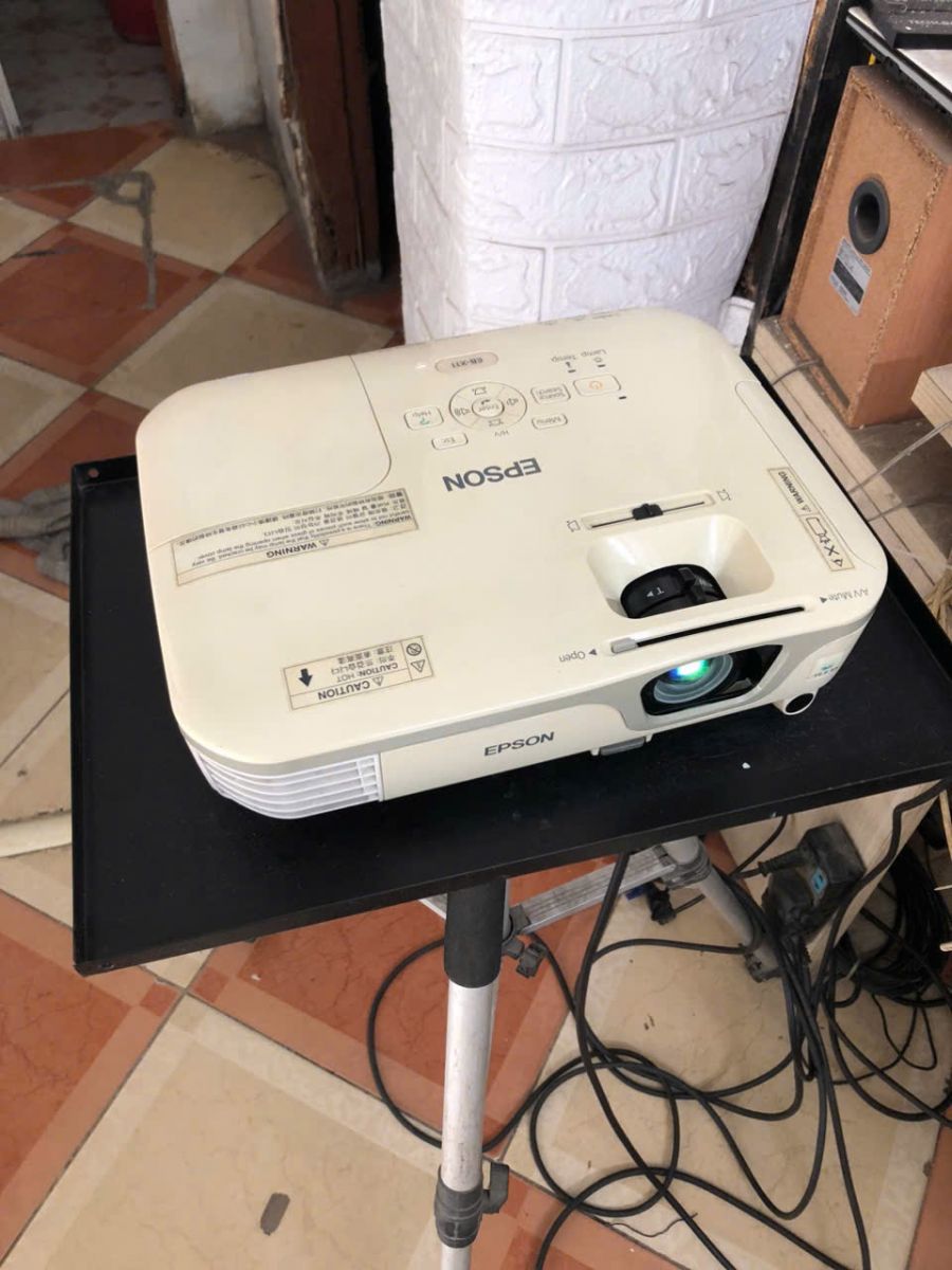 Máy chiếu Epson cũ EB X11 