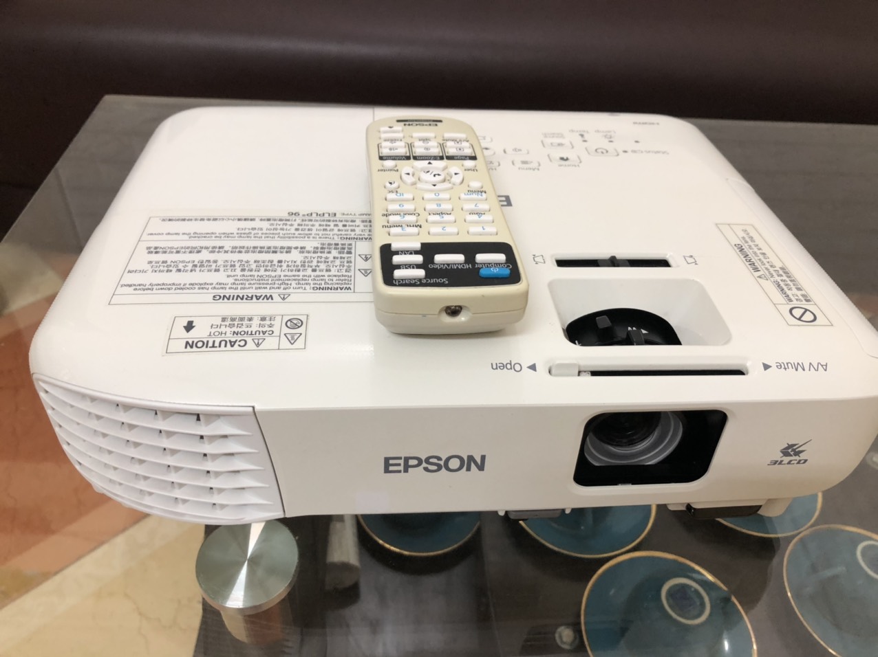 Máy chiếu Epson cũ EB-X05 Newlike thanh lý